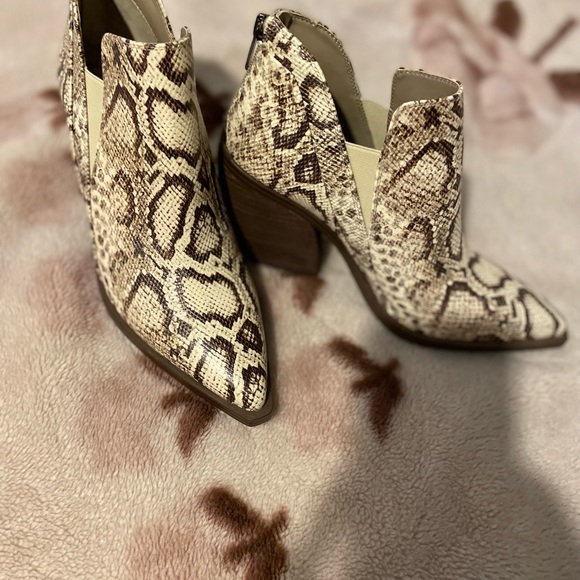 Women’s Bootie Vince Camuto - Picture 2 of 14